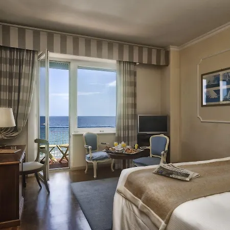 Отель Diana Grand Алассио