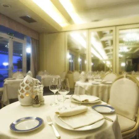 Hotel Diana Grand 4*