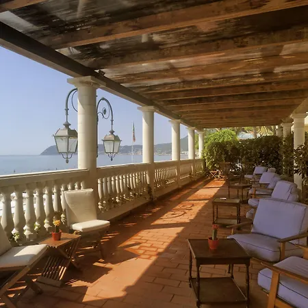 Diana Grand Hotel 4*