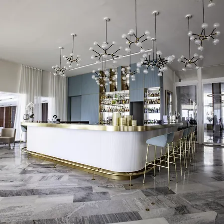 Hotel Diana Grand